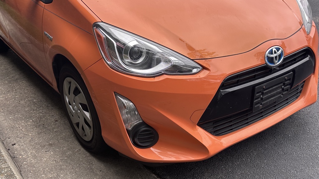 2015 Toyota Prius C Two photo 2