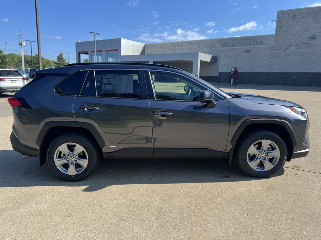2025 Toyota RAV4 Hybrid LE photo 6