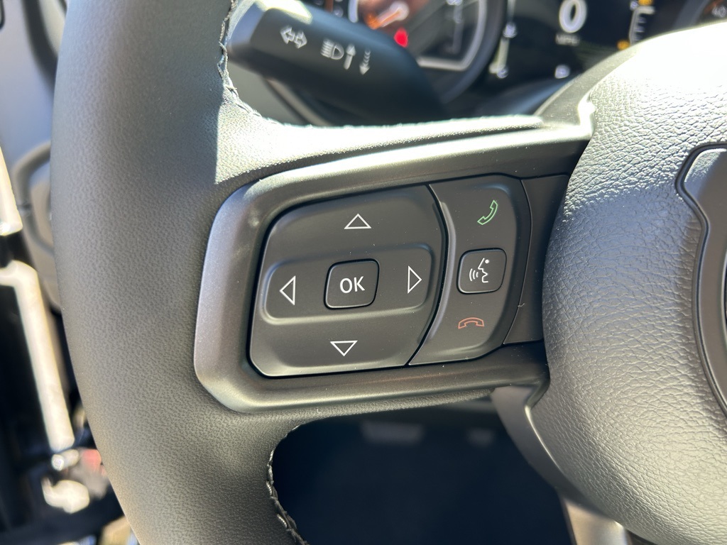 2025 Jeep Gladiator Mojave photo 16