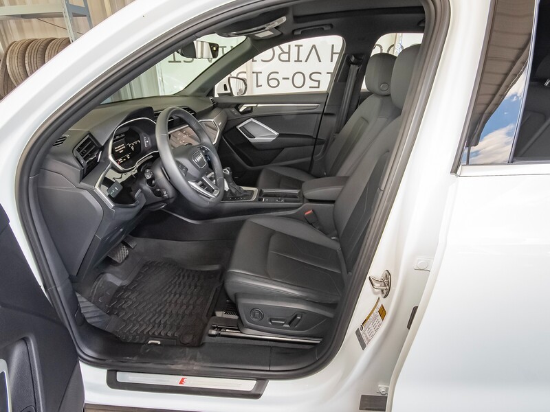 2024 Audi Q3 45 TFSI S line Premium photo 36