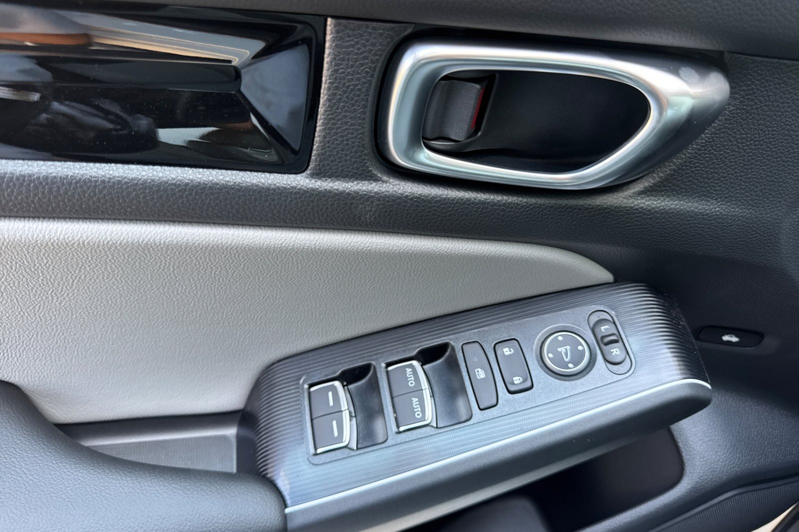 2026 Honda Civic Hybrid Sport Touring photo 10