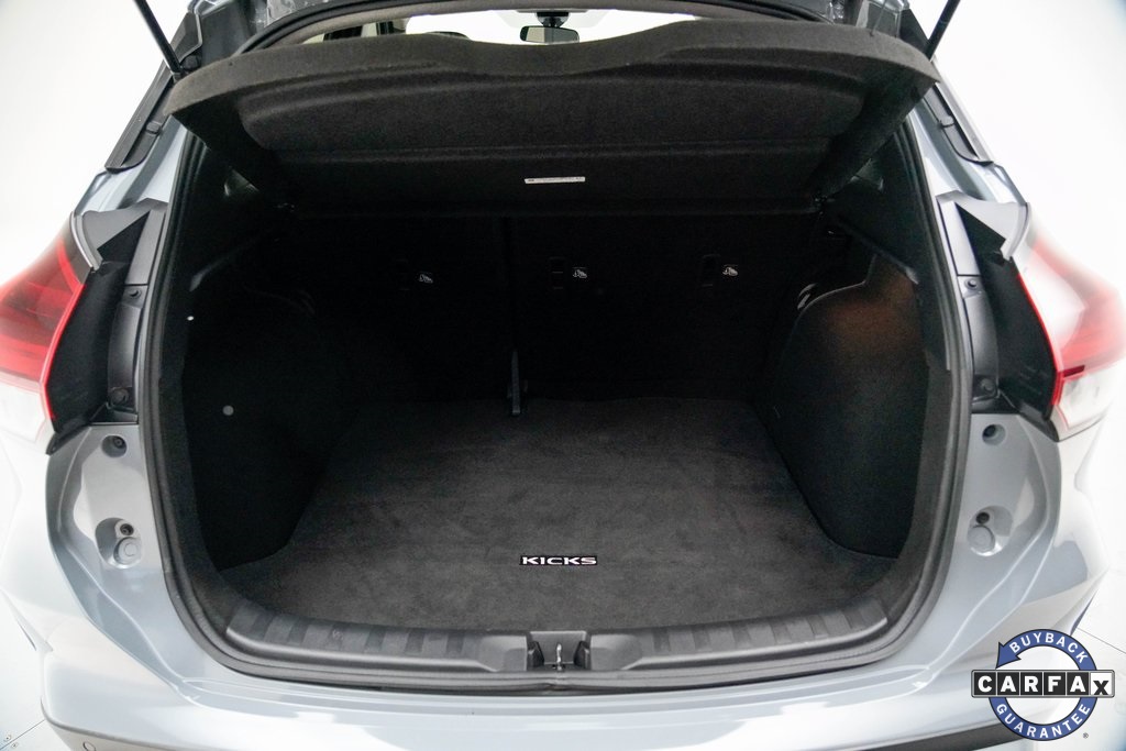 2022 Nissan Kicks SR photo 24