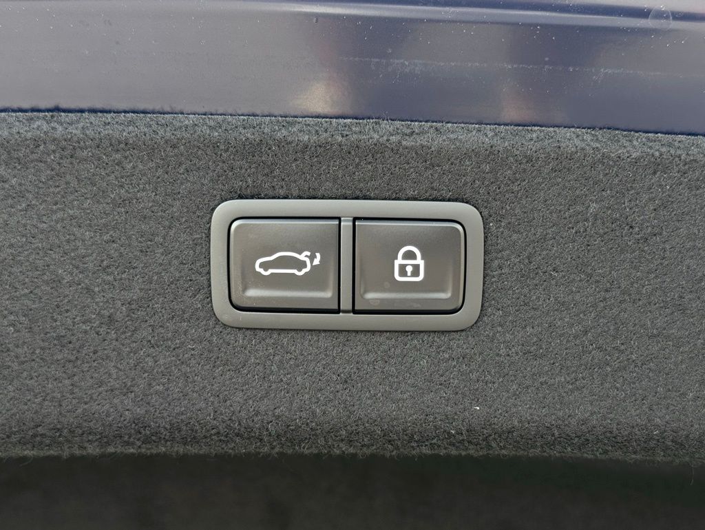 2025 Genesis G80 2.5T Sport Prestige photo 13