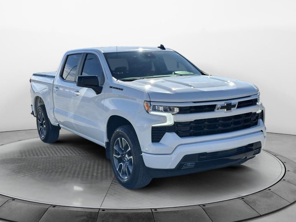 Used 2024 Summit White Chevrolet RST image 1