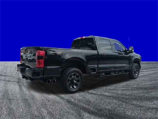 2023 Ford F-250 Lariat photo 2