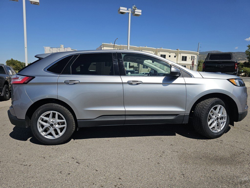 2024 Ford Edge SEL photo 21