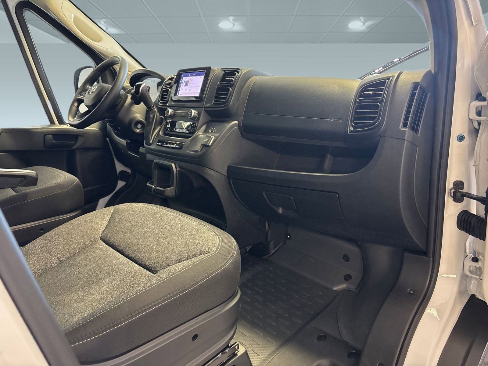 2024 Ram ProMaster 1500 Tradesman Cargo Van photo 3