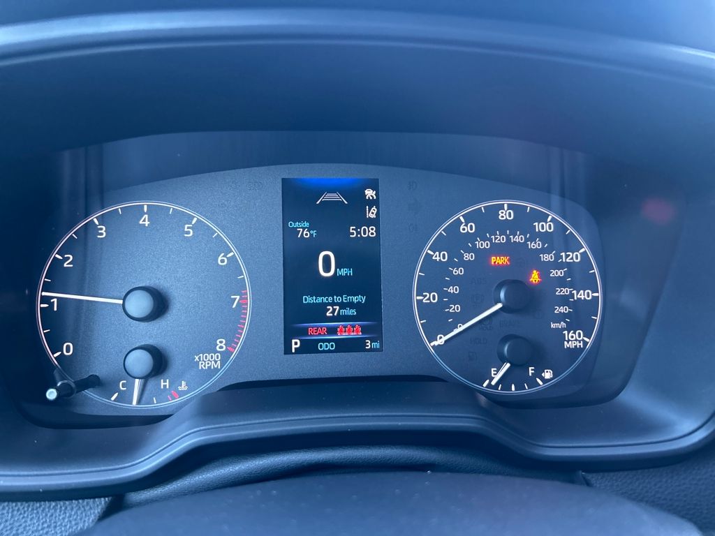 2025 Toyota Corolla LE photo 9