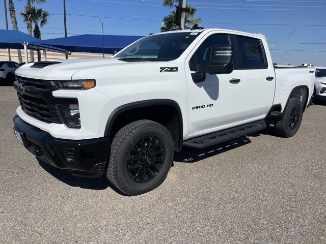 2026 Chevrolet Silverado 2500HD Custom photo 3