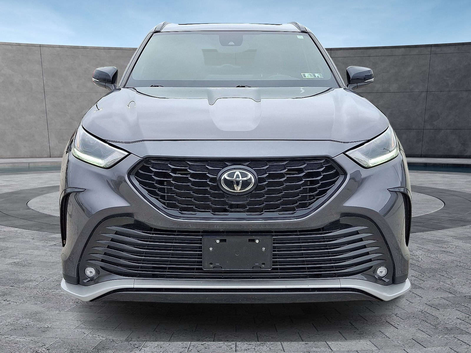 2023 Toyota Highlander XSE photo 3
