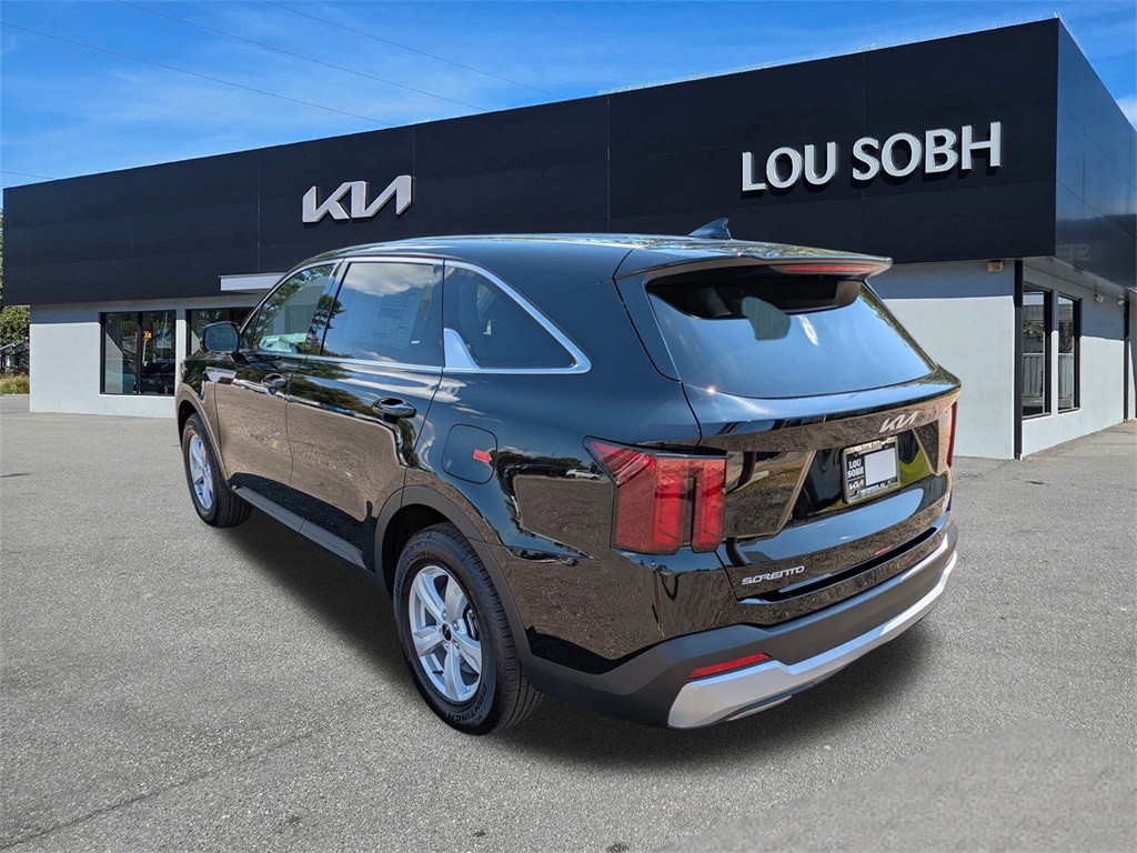 2026 Kia Sorento LX photo 4