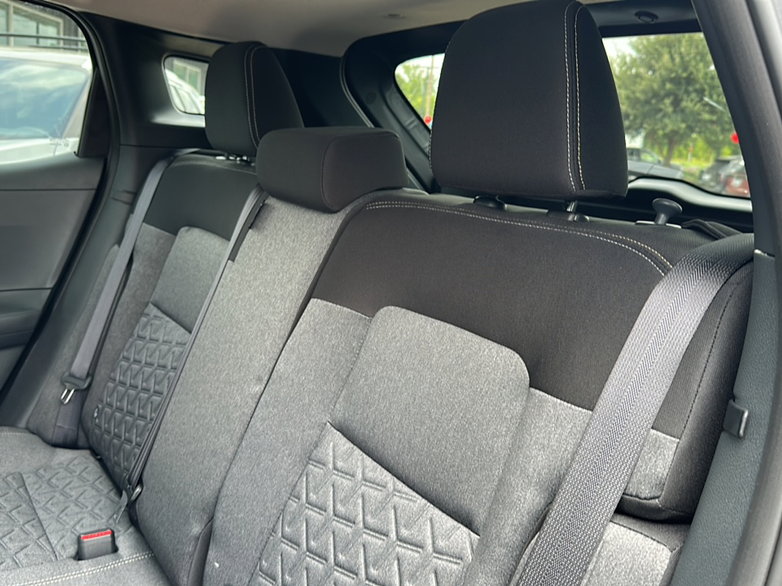 2025 Nissan Kicks SV photo 6