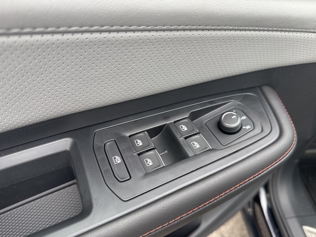 2025 Volkswagen Atlas Peak Edition SE photo 23