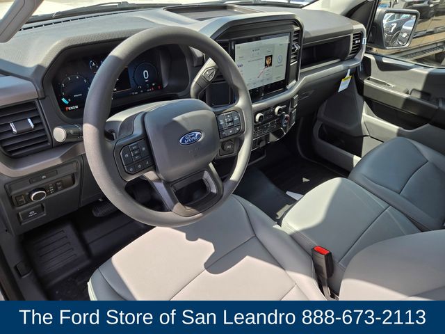 2025 Ford F-150 XL photo 2