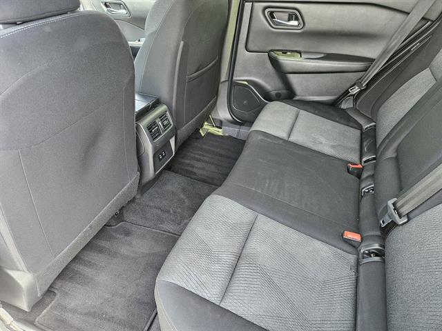 2024 Nissan Rogue SV photo 17