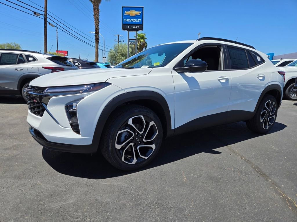 2025 Chevrolet Trax photo 2