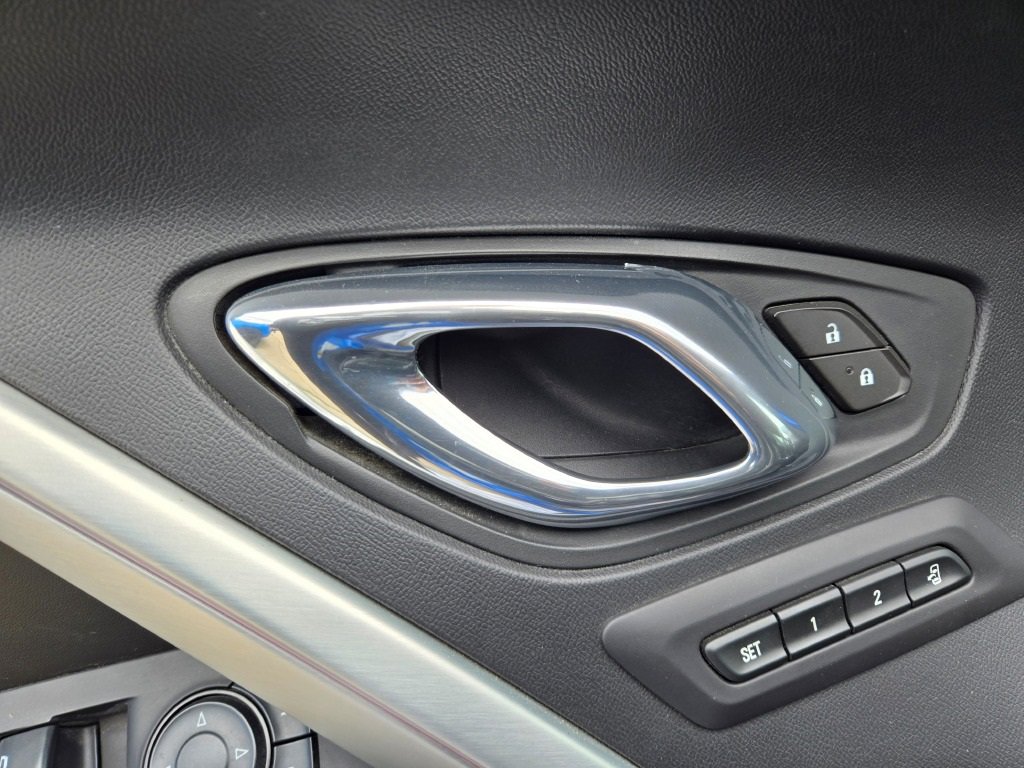2016 Chevrolet Camaro 2SS photo 19