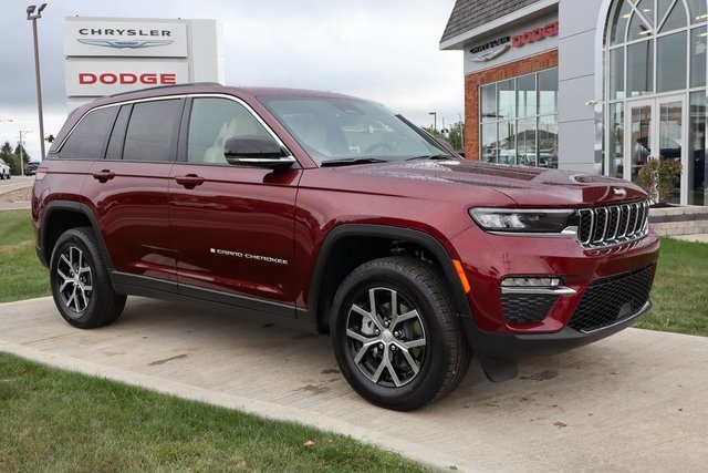 2025 Jeep Grand Cherokee Limited photo 3