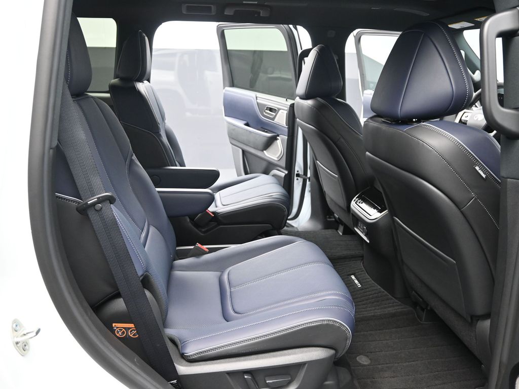 2026 Infiniti QX80 Sensory photo 15