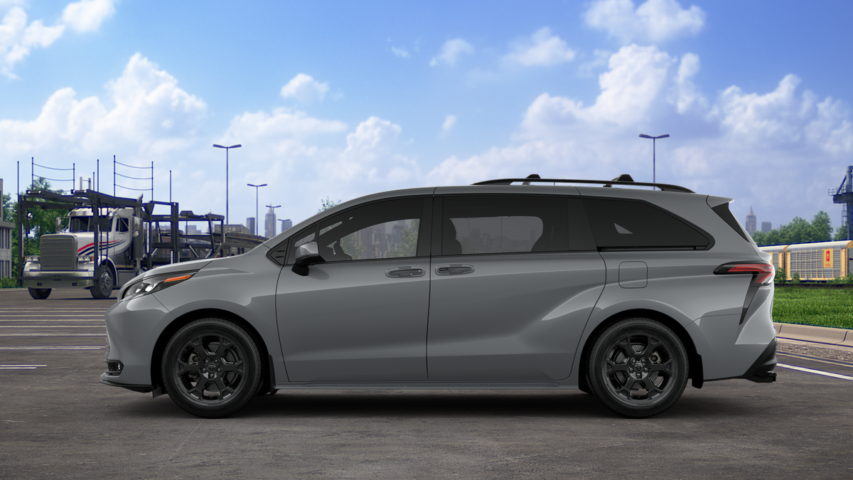 2025 Toyota Sienna Woodland Edition photo 4