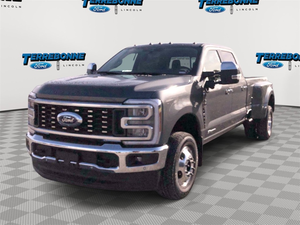 2026 Ford F-350 Super Duty Lariat's photo