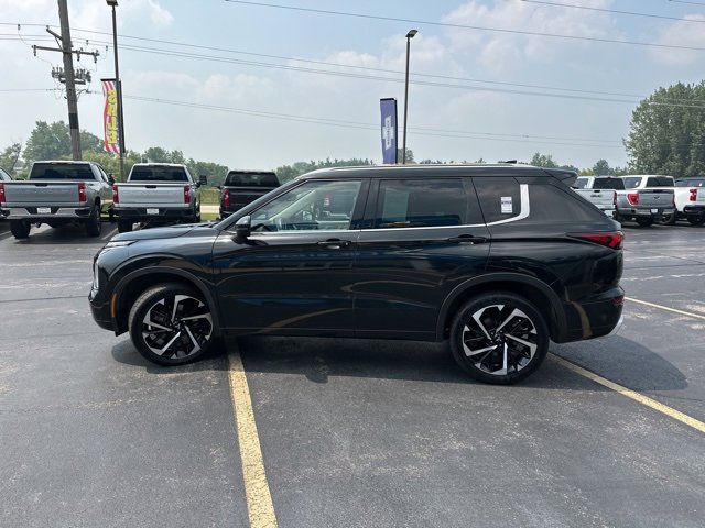 2023 Mitsubishi Outlander SEL photo 4