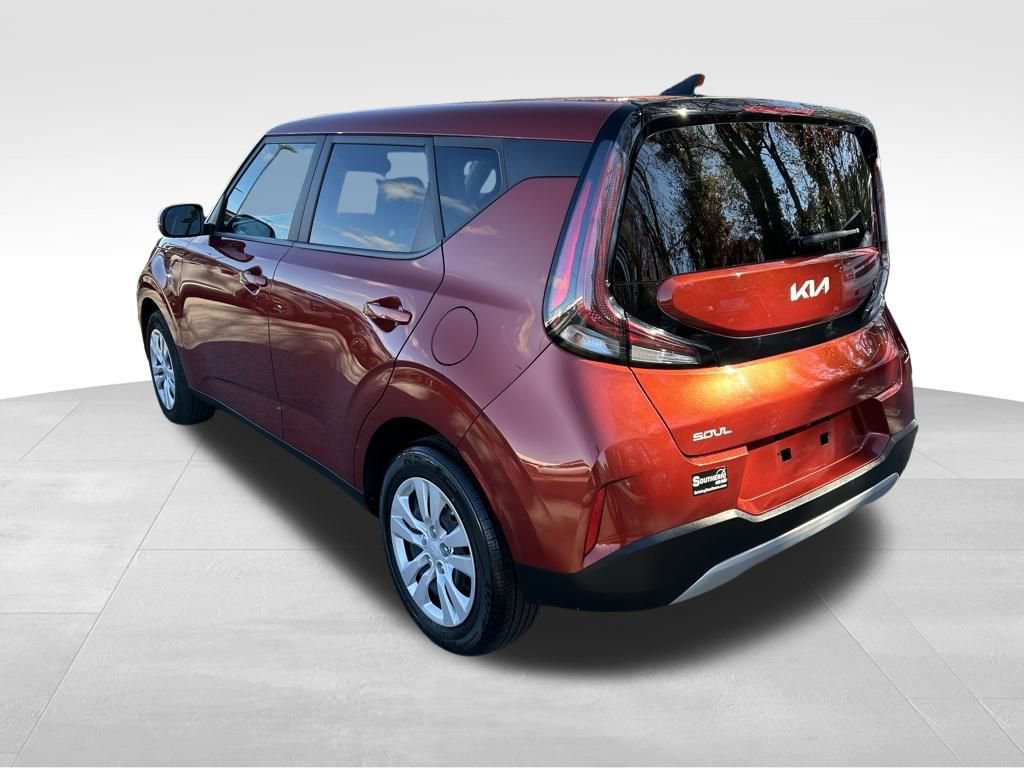 2023 Kia Soul LX photo 3