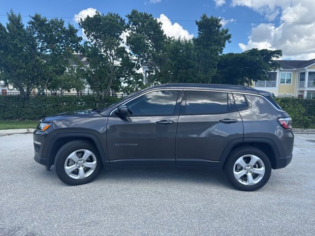 2021 Jeep Compass Latitude photo 3
