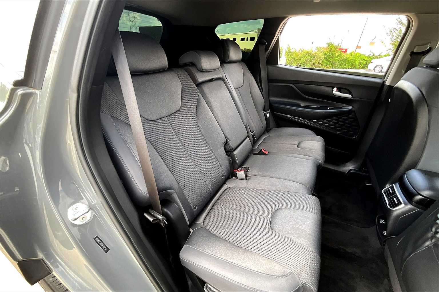2021 Hyundai Santa Fe SEL photo 17
