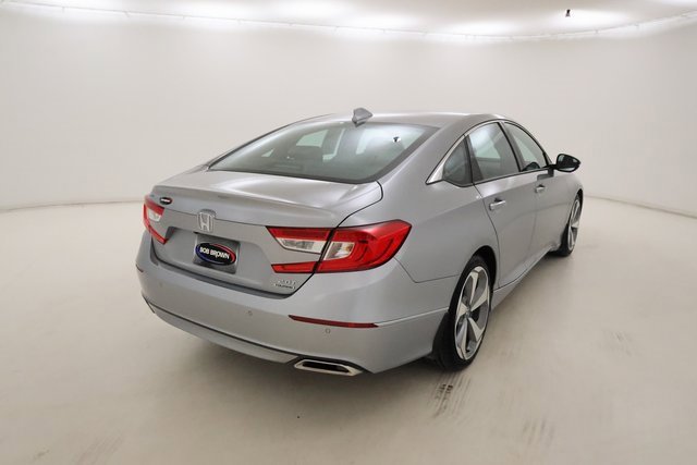 2018 Honda Accord Touring 2.0T photo 3