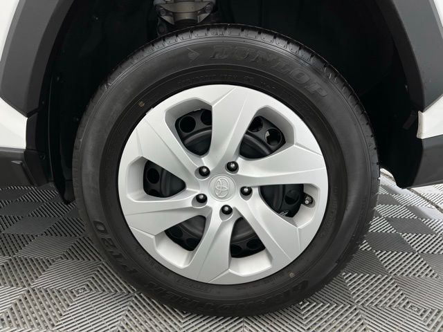 2024 Toyota RAV4 LE photo 38