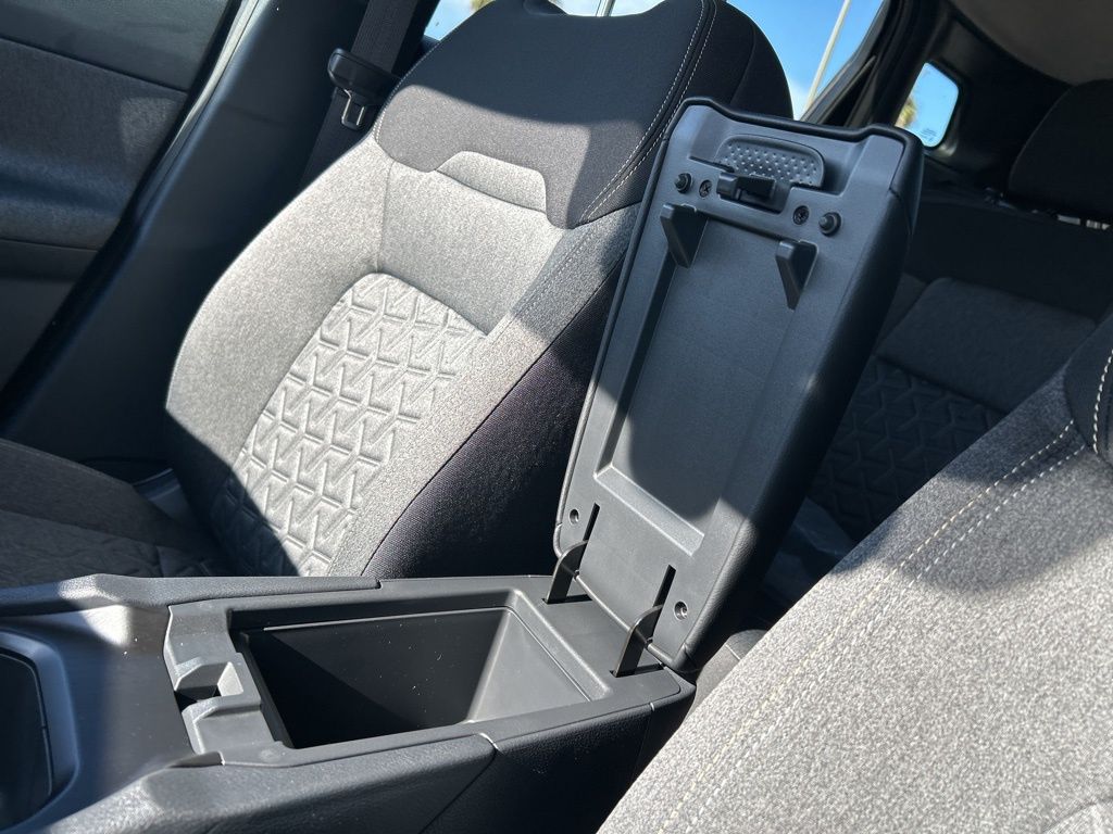 2026 Nissan Kicks SV photo 29