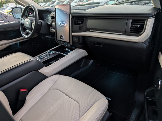 2024 Ford Expedition MAX Platinum photo 10