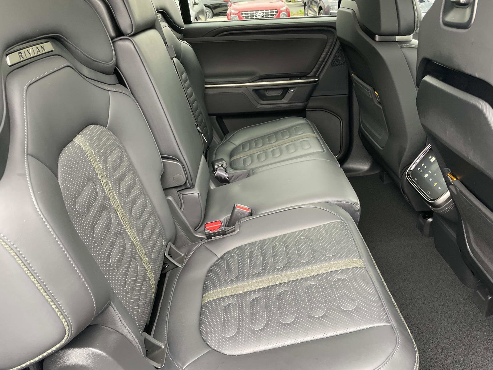 2025 Rivian R1S Adventure photo 22