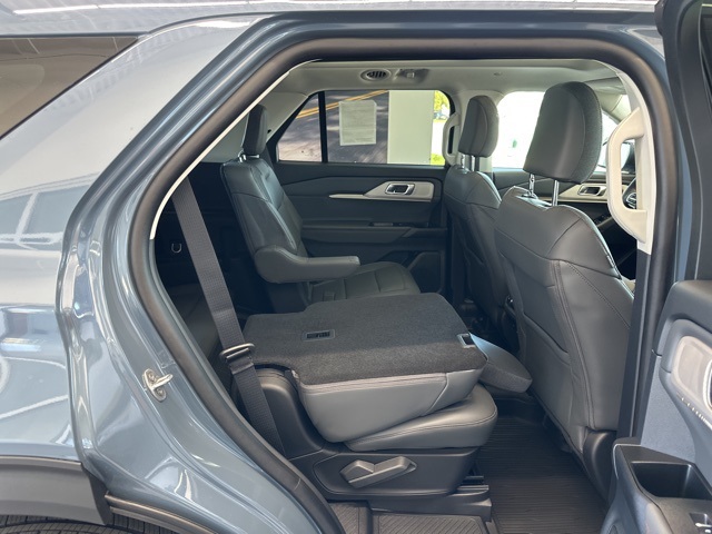 2025 Ford Explorer photo 37