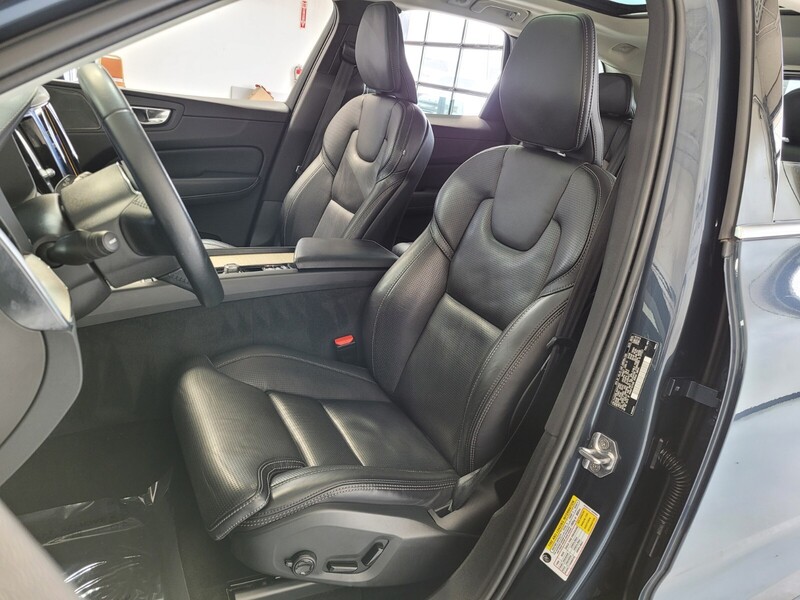 2021 Volvo XC60 T5 Inscription photo 9