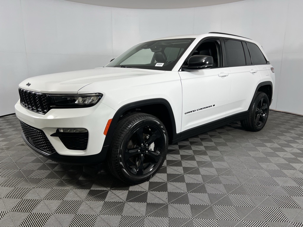 2023 Jeep Grand Cherokee Limited photo 2