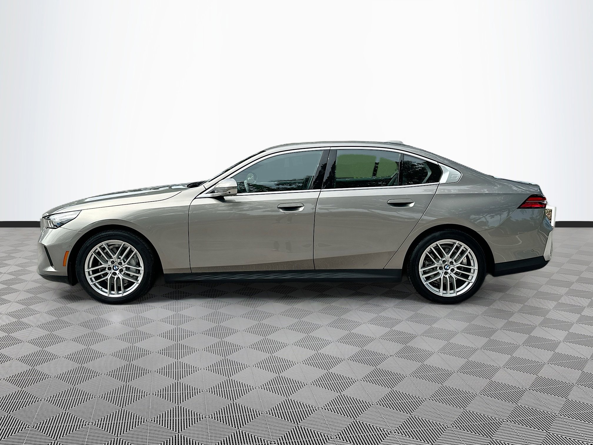 2025 Bmw 530i photo 4