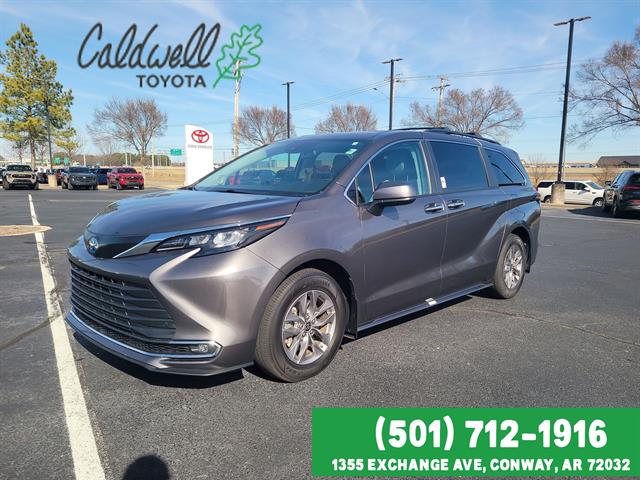 Toyota Sienna XLE 7-Passenger AWD