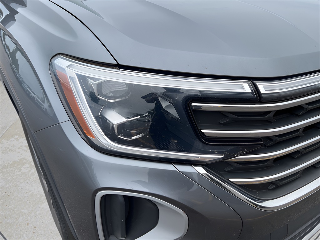 2024 Volkswagen Atlas SE Technology photo 8