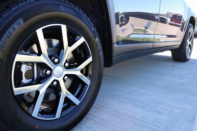 2025 Jeep Grand Cherokee Limited photo 30
