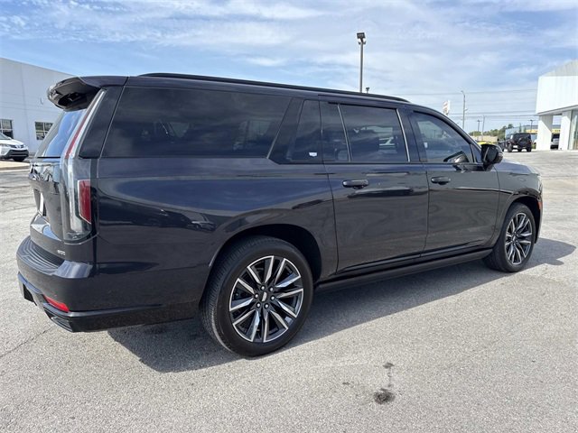 2022 Cadillac Escalade ESV Sport photo 5