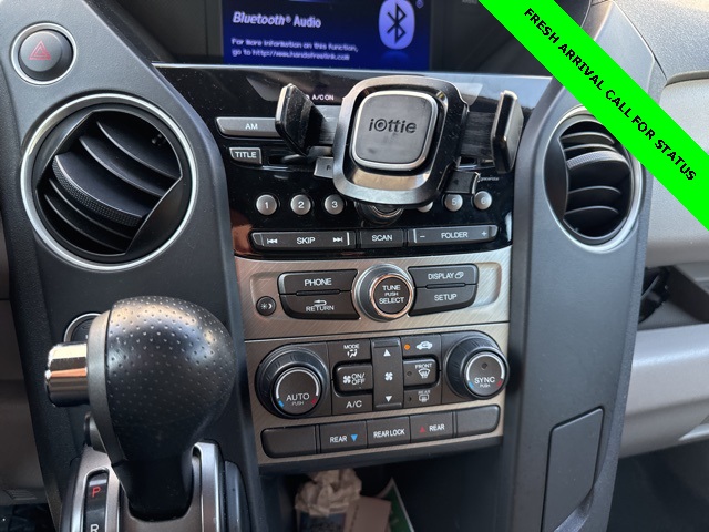 2015 Honda Pilot LX photo 16