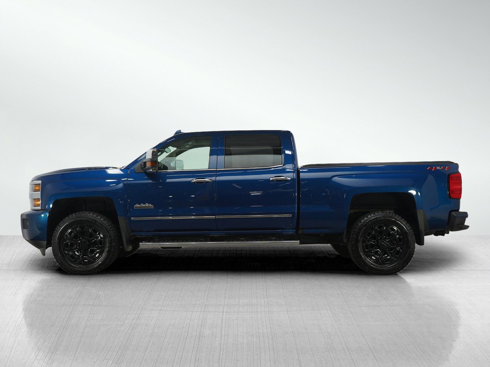 Used 2019 Chevrolet Silverado 3500HD High Country with VIN 1GC4KYEY1KF188178 for sale in Bloomington, Minnesota