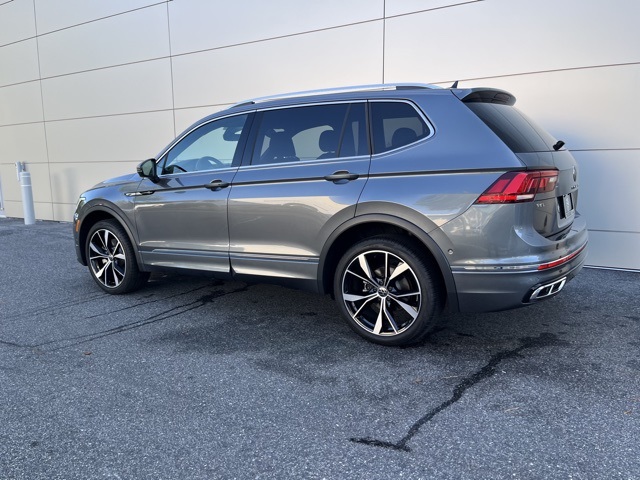 2024 Volkswagen Tiguan SEL R-Line Black photo 17