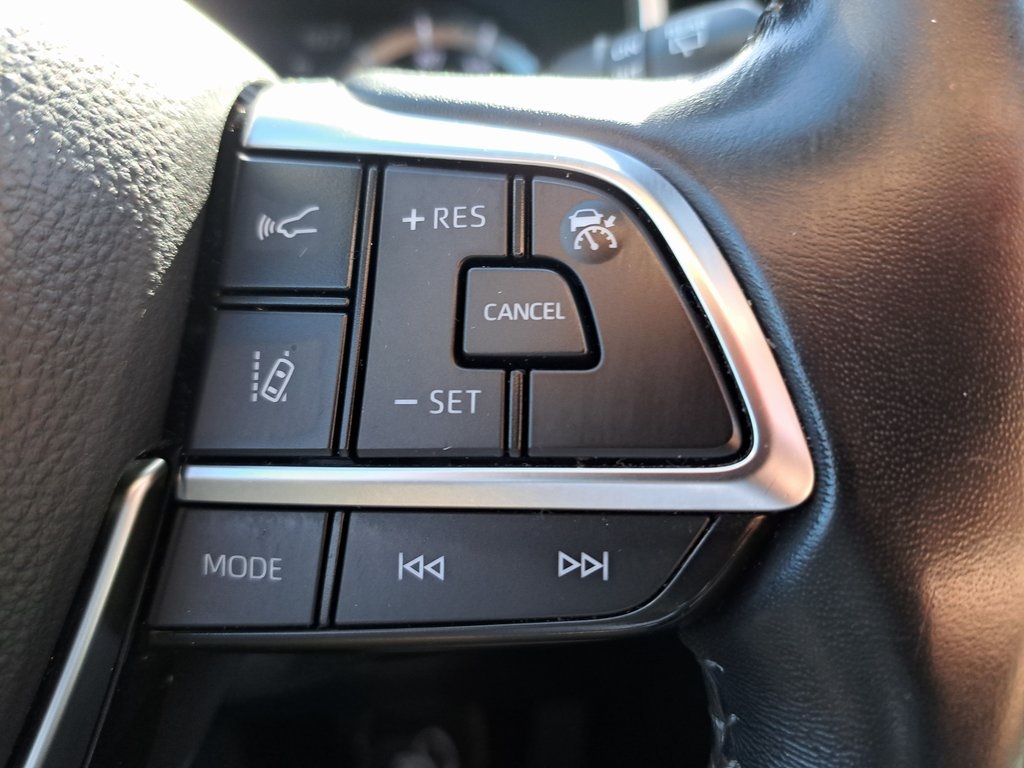 2020 Toyota Highlander XLE photo 18