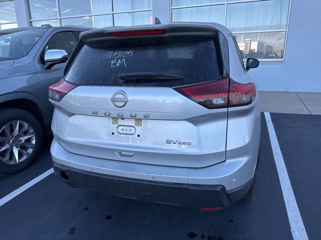 2024 Nissan Rogue SV photo 4