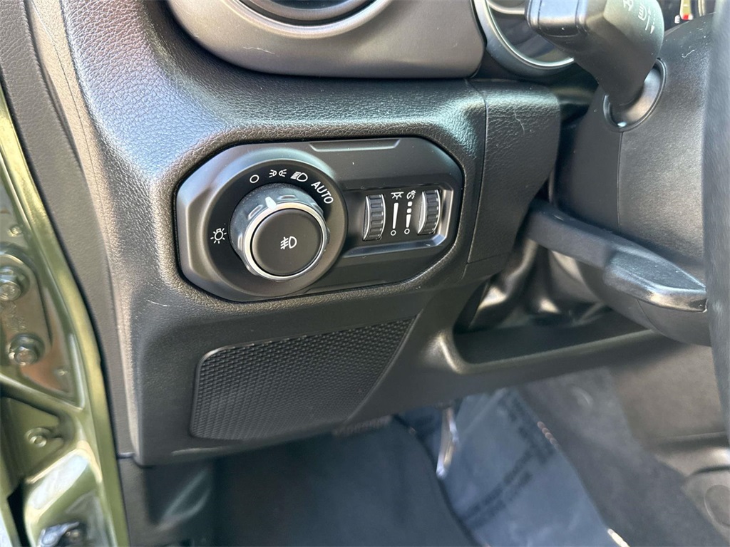 2022 Jeep Wrangler Sport S photo 28