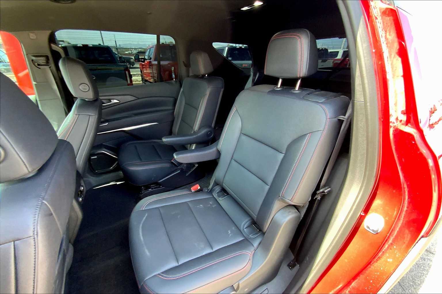 2025 Chevrolet Traverse Z71 photo 18
