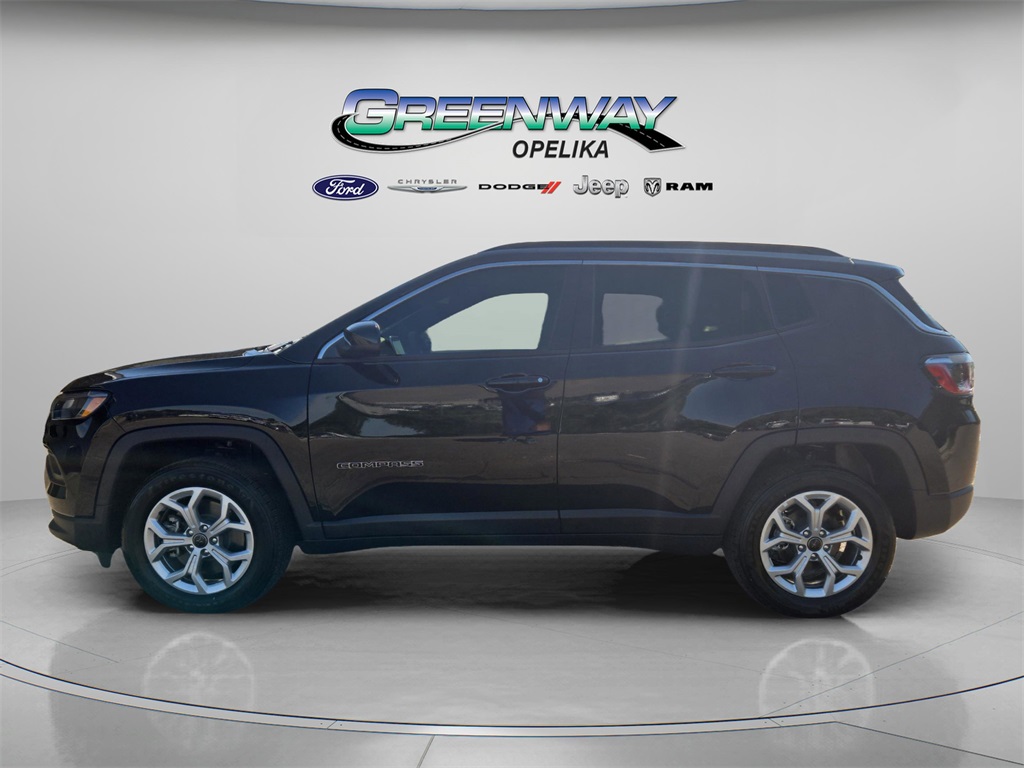 2025 Jeep Compass Latitude photo 2